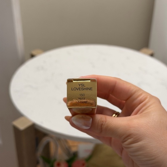 Yves Saint Laurent - YSL LOVESHINE LIP OIL STICK - 150 Nude Lingerie - Picture 6 of 7